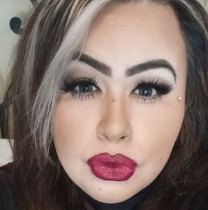 Meet your Posher, Dina